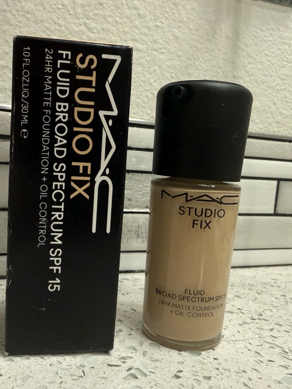MAC Cosmetics Studio Fix Fluid Foundation SPF15 - NC13 - Brand new
